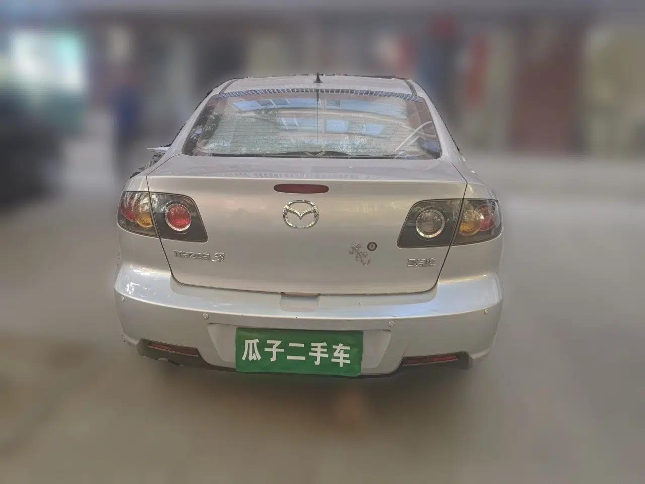 Mazda 3 2010 1.6L Manual Classic Stylish Version — миниатюра 5