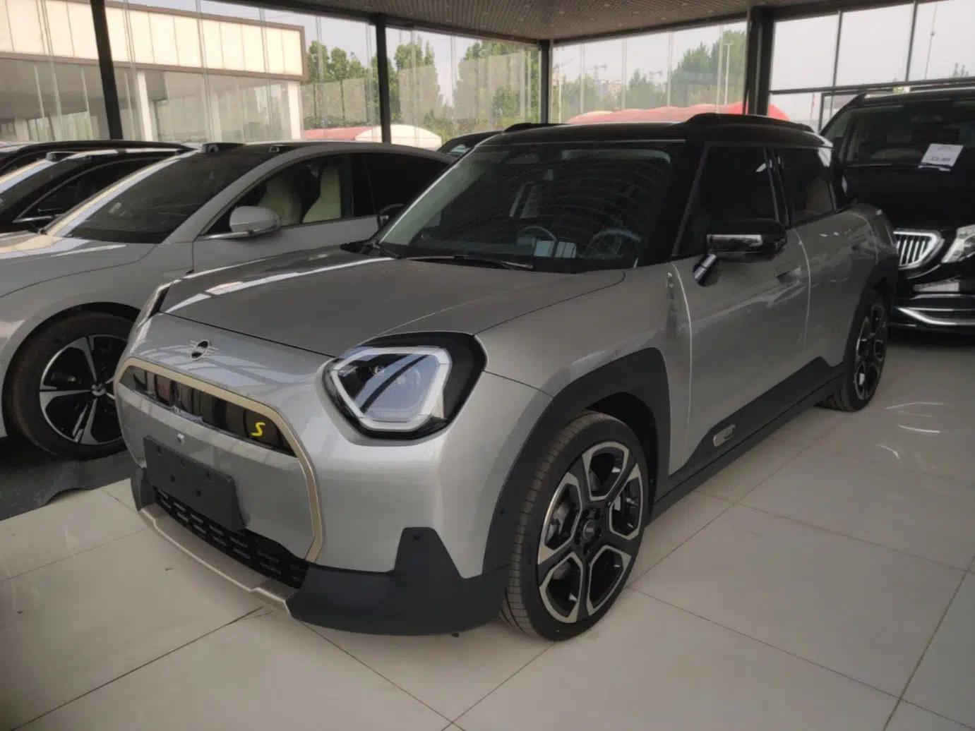 MINI Electric ACEMAN 2024 SE Artist — миниатюра 1