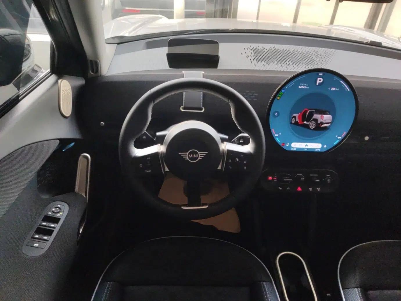 MINI Electric ACEMAN 2024 SE Artist — миниатюра 14