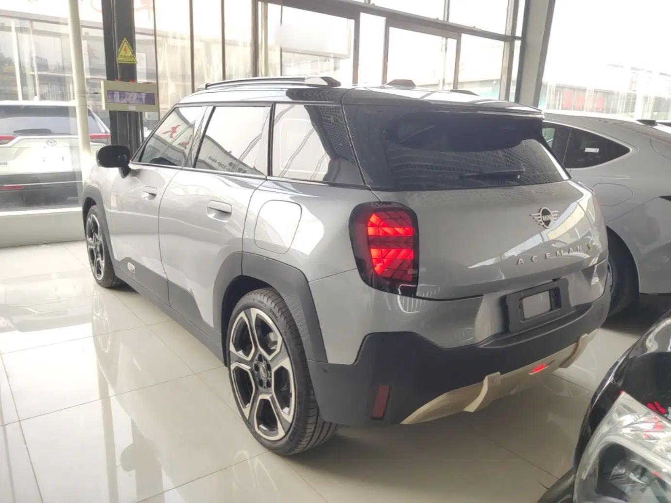 MINI Electric ACEMAN 2024 SE Artist — миниатюра 4