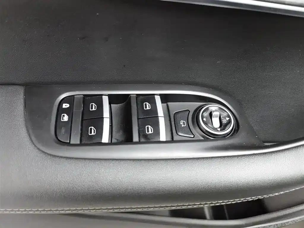 Chery Tiggo 7 PLUS 2021 1.5T CVT Premium Edition — миниатюра 9