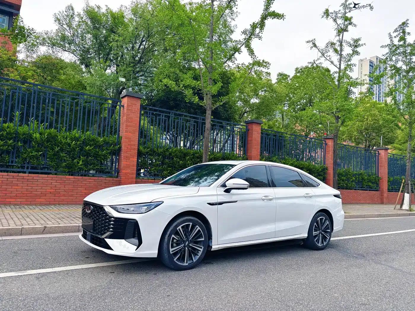 Chery Arrizo 8 PRO 2025 1.6T DCT Luxury Edition — миниатюра 1
