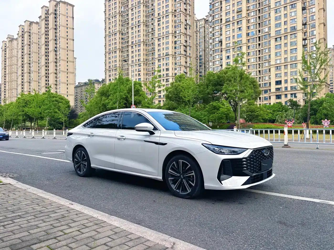 Chery Arrizo 8 PRO 2025 1.6T DCT Luxury Edition — миниатюра 3