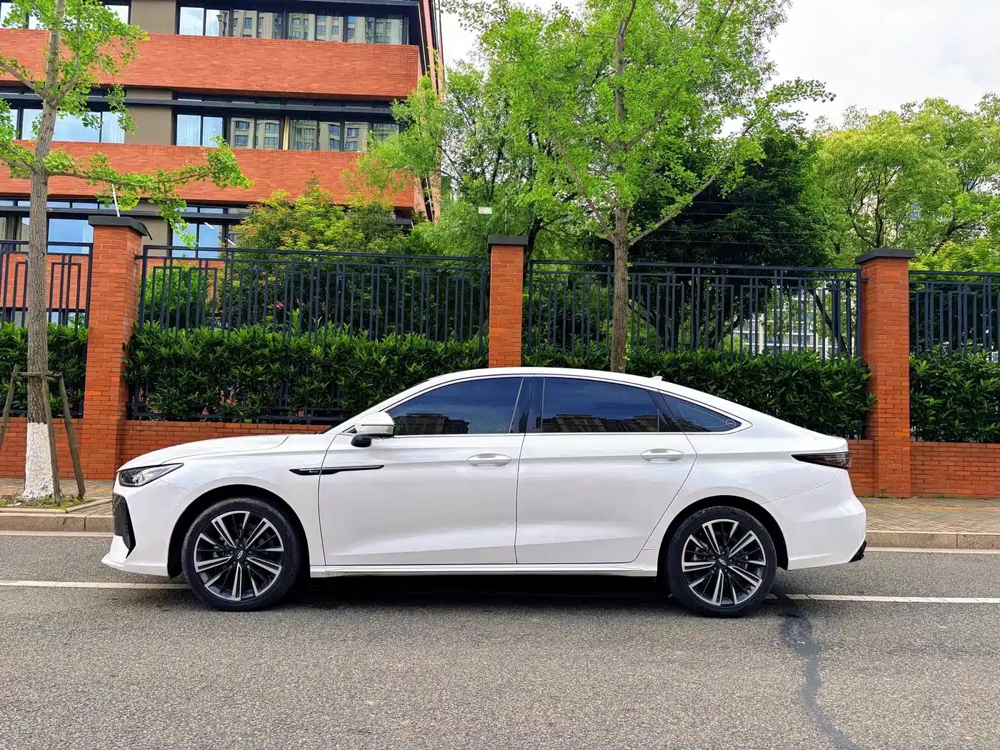 Chery Arrizo 8 PRO 2025 1.6T DCT Luxury Edition — миниатюра 4