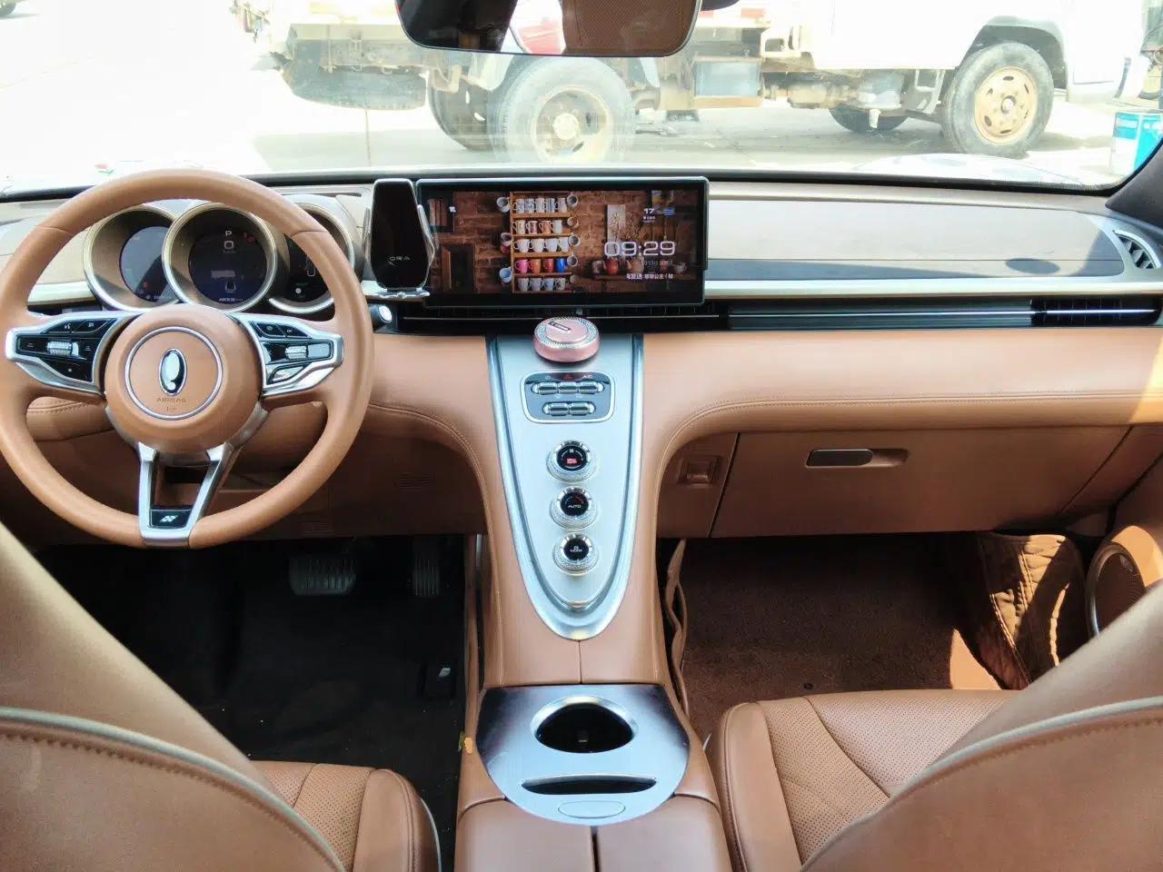 ORA Lightning Cat 2022 555 km Luxury Edition — миниатюра 10