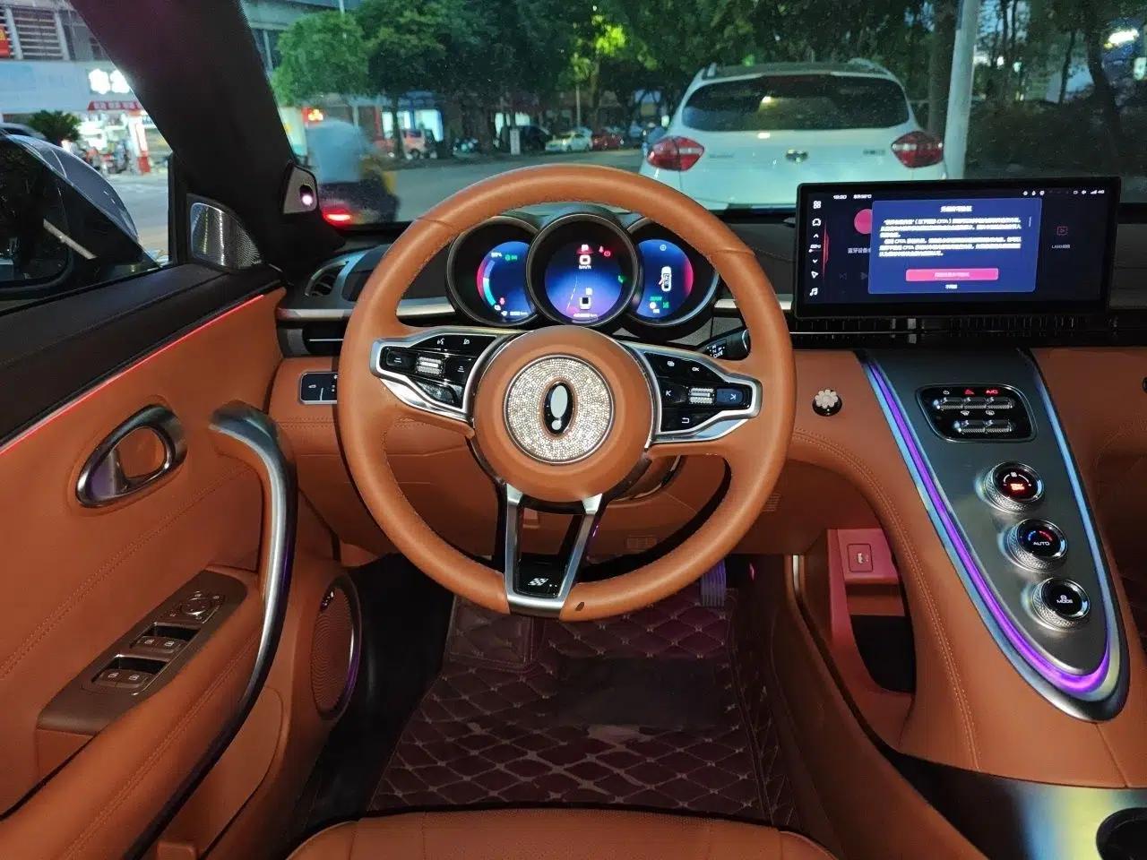 ORA Lightning Cat 2022 555 km Luxury Edition — миниатюра 11