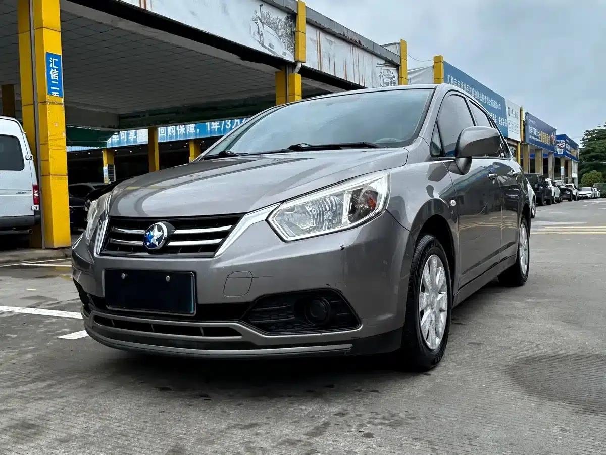 Venucia D50 2015 1.6L Automatic Fashion Edition — миниатюра 1