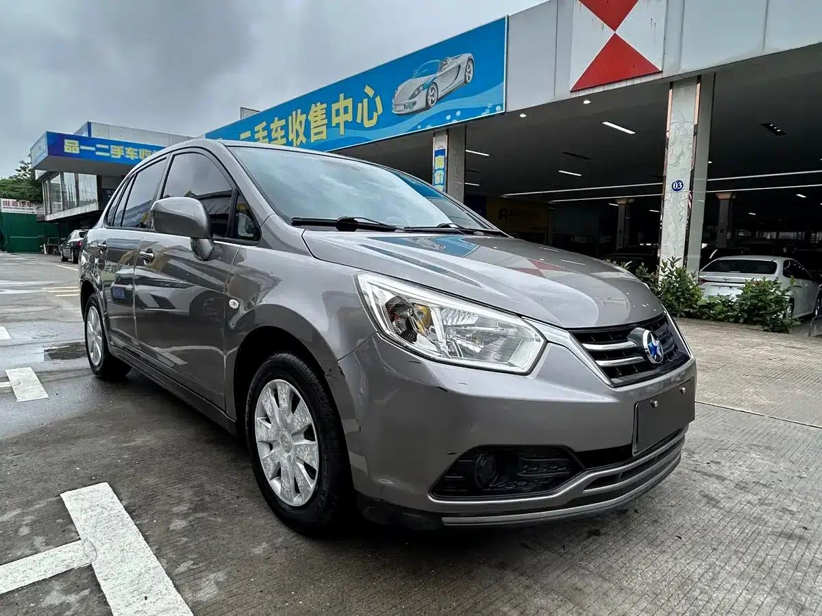 Venucia D50 2015 1.6L Automatic Fashion Edition — миниатюра 11