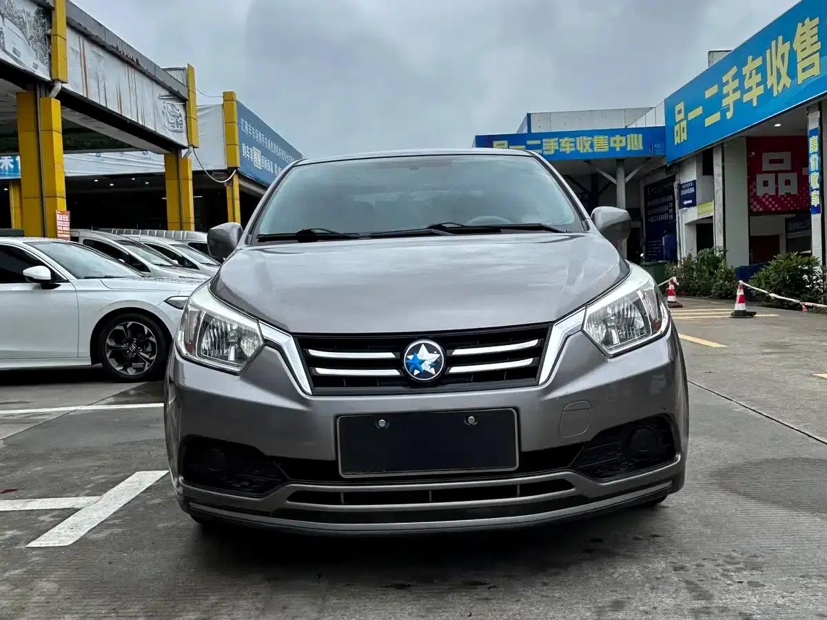 Venucia D50 2015 1.6L Automatic Fashion Edition — миниатюра 6