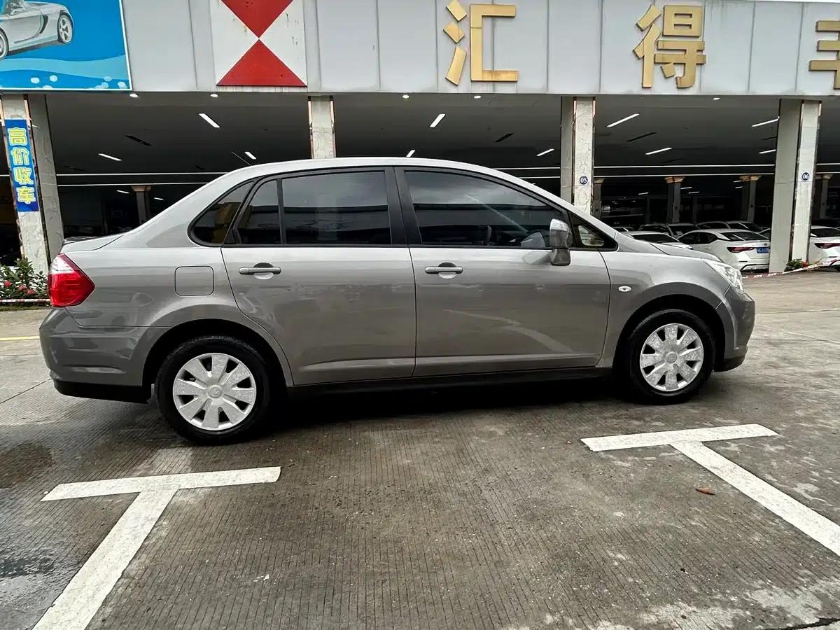 Venucia D50 2015 1.6L Automatic Fashion Edition — миниатюра 7
