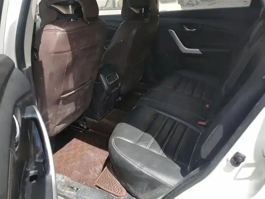 Venucia T90 2017 2.0L CVT Smart Edition — миниатюра 11