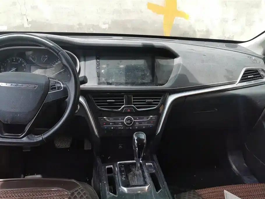 Venucia T90 2017 2.0L CVT Smart Edition — миниатюра 13