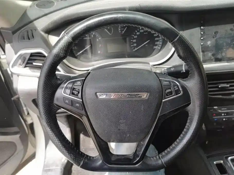 Venucia T90 2017 2.0L CVT Smart Edition — миниатюра 15