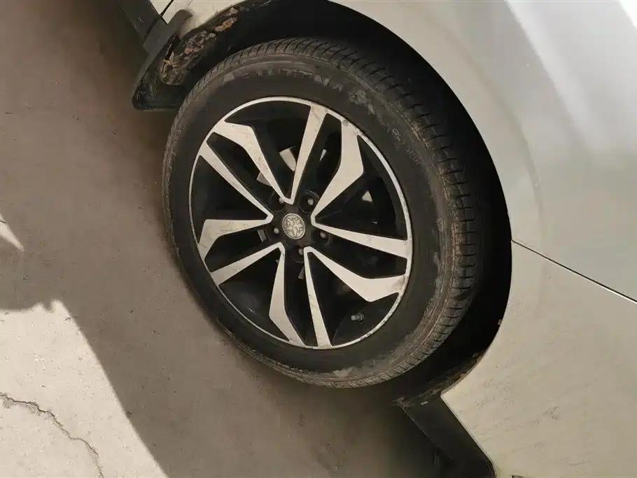 Venucia T90 2017 2.0L CVT Smart Edition — миниатюра 6