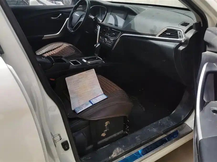 Venucia T90 2017 2.0L CVT Smart Edition — миниатюра 8
