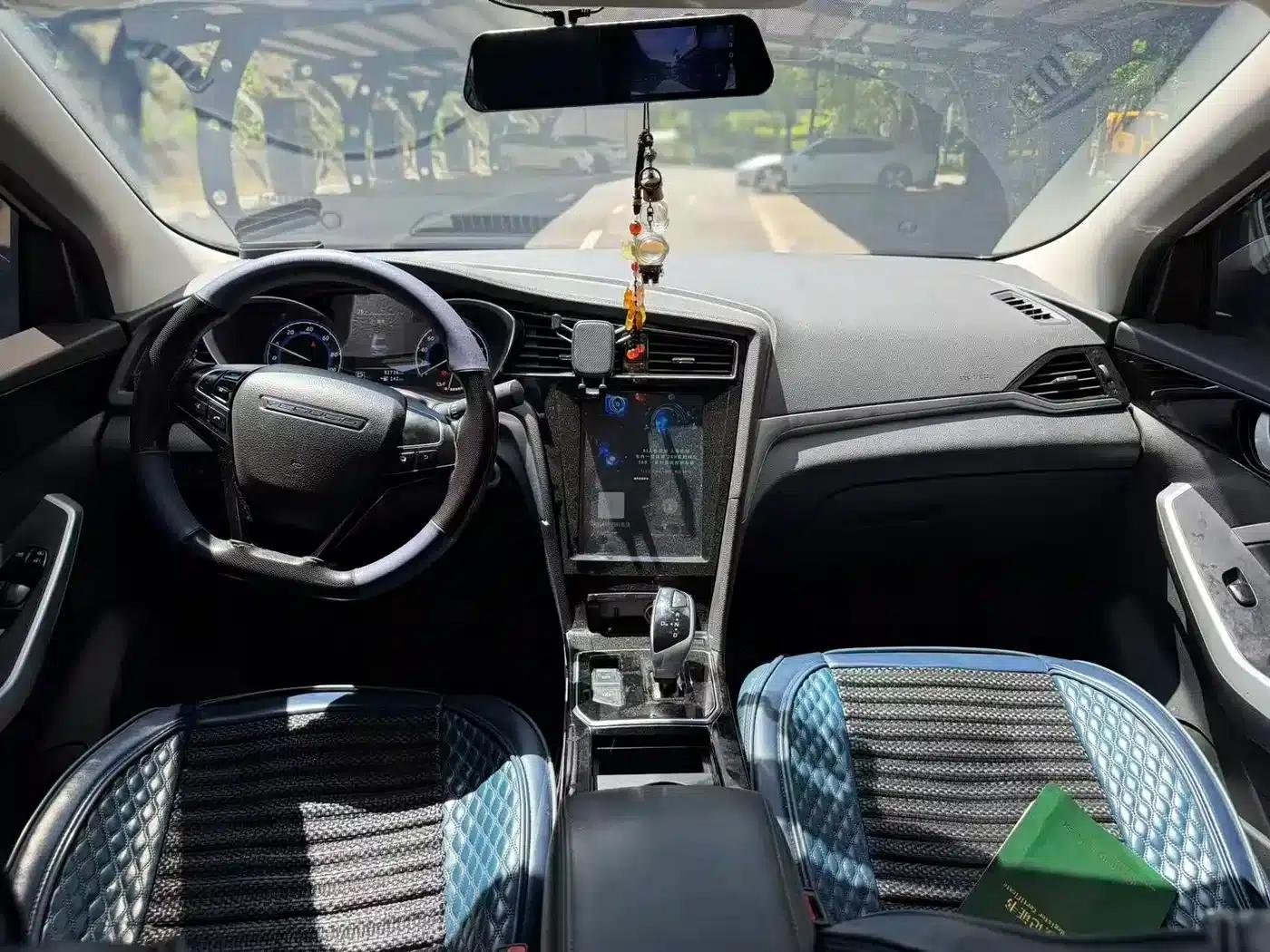 Venucia D60EV 2022 Standard Range Comfort Edition — миниатюра 5