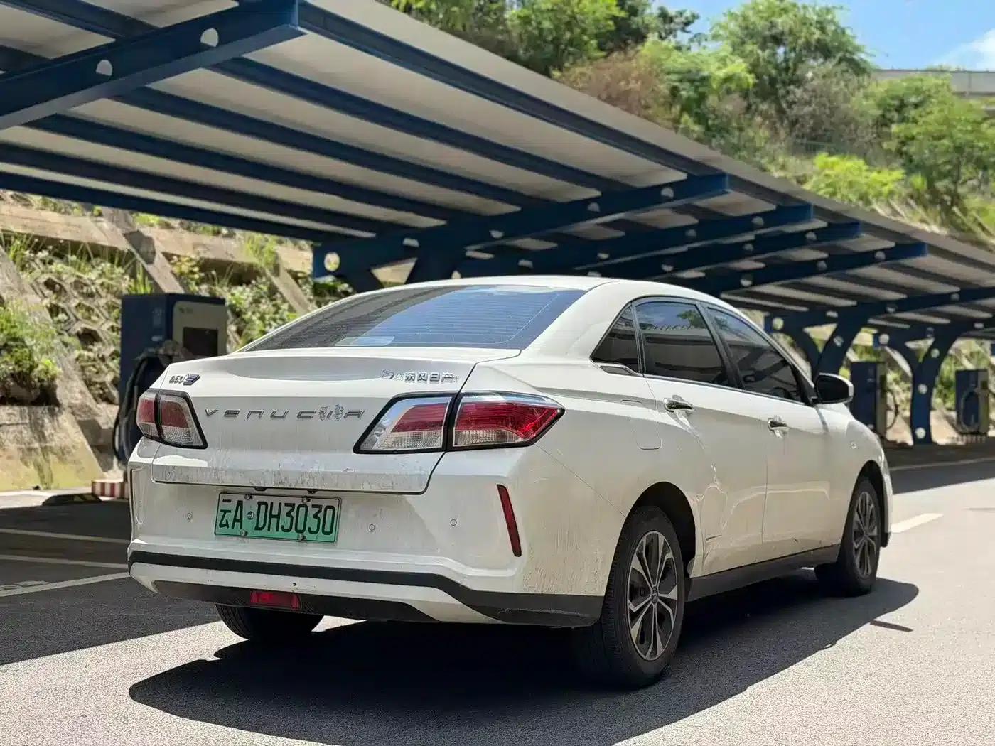 Venucia D60EV 2022 Standard Range Comfort Edition — миниатюра 7
