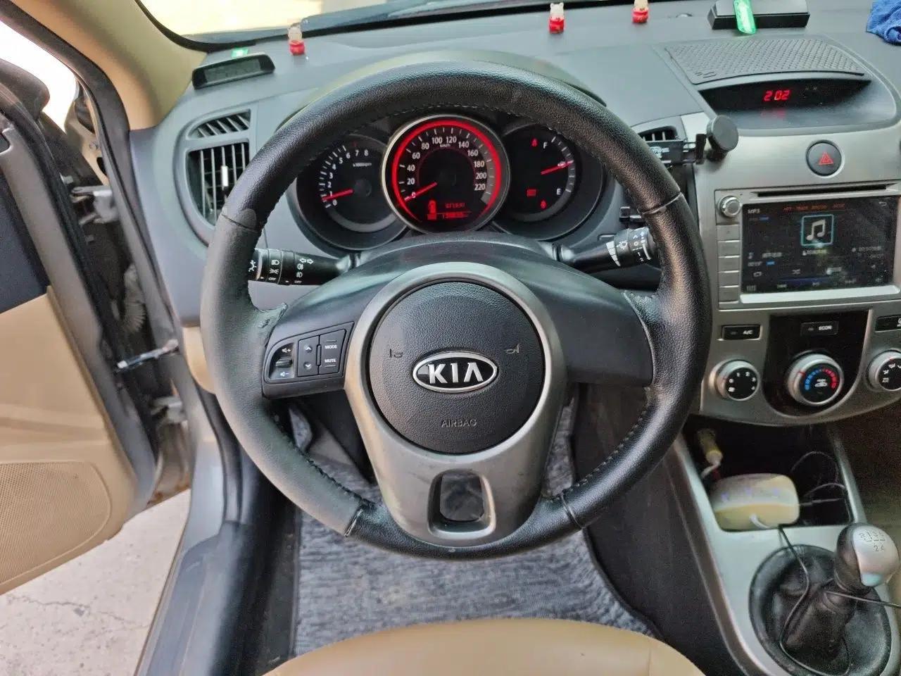 Kia Forte 2016 1.6L MT GLS — миниатюра 11