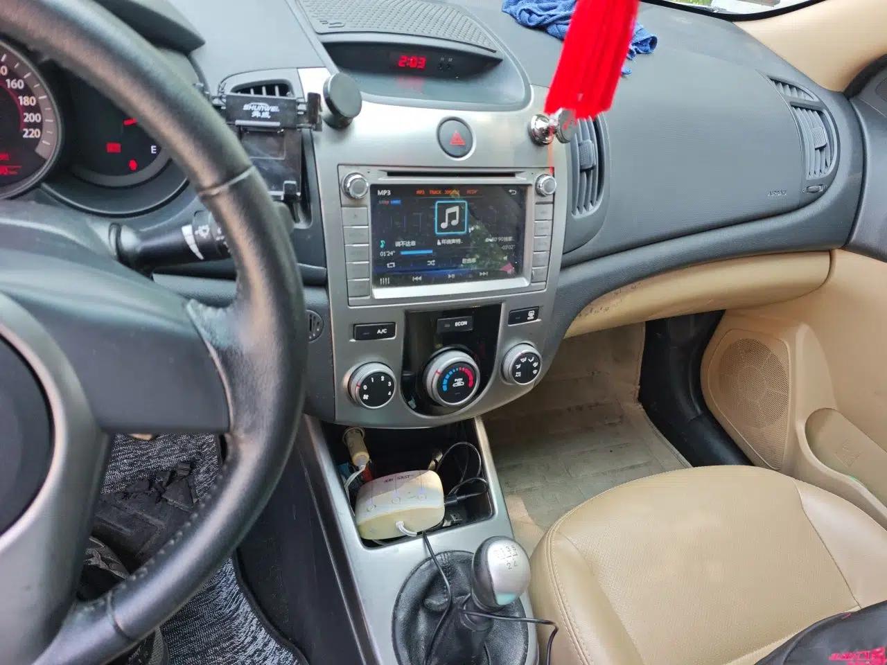 Kia Forte 2016 1.6L MT GLS — миниатюра 14