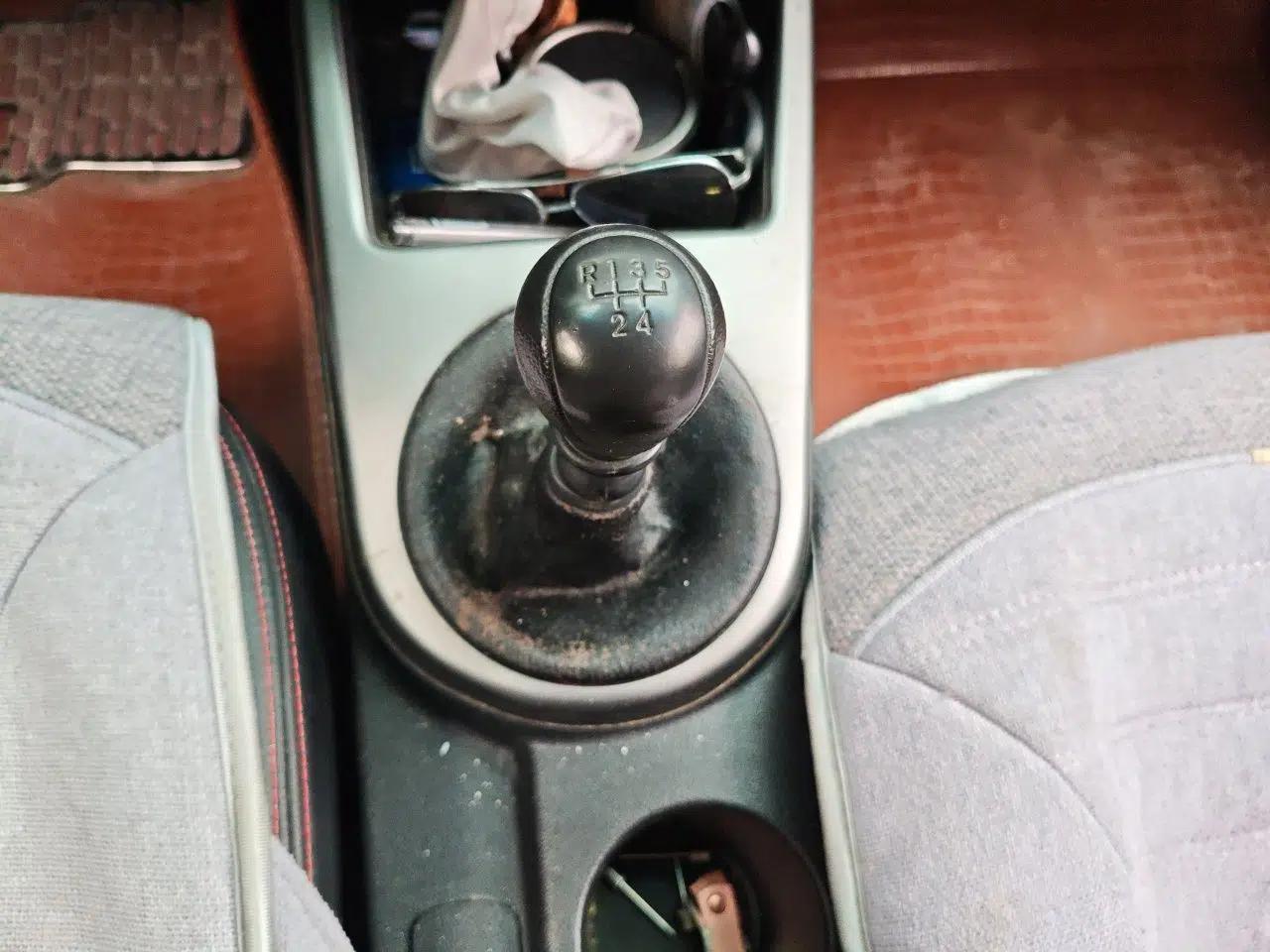 Kia Forte 2011 1.6L MT GL — миниатюра 15
