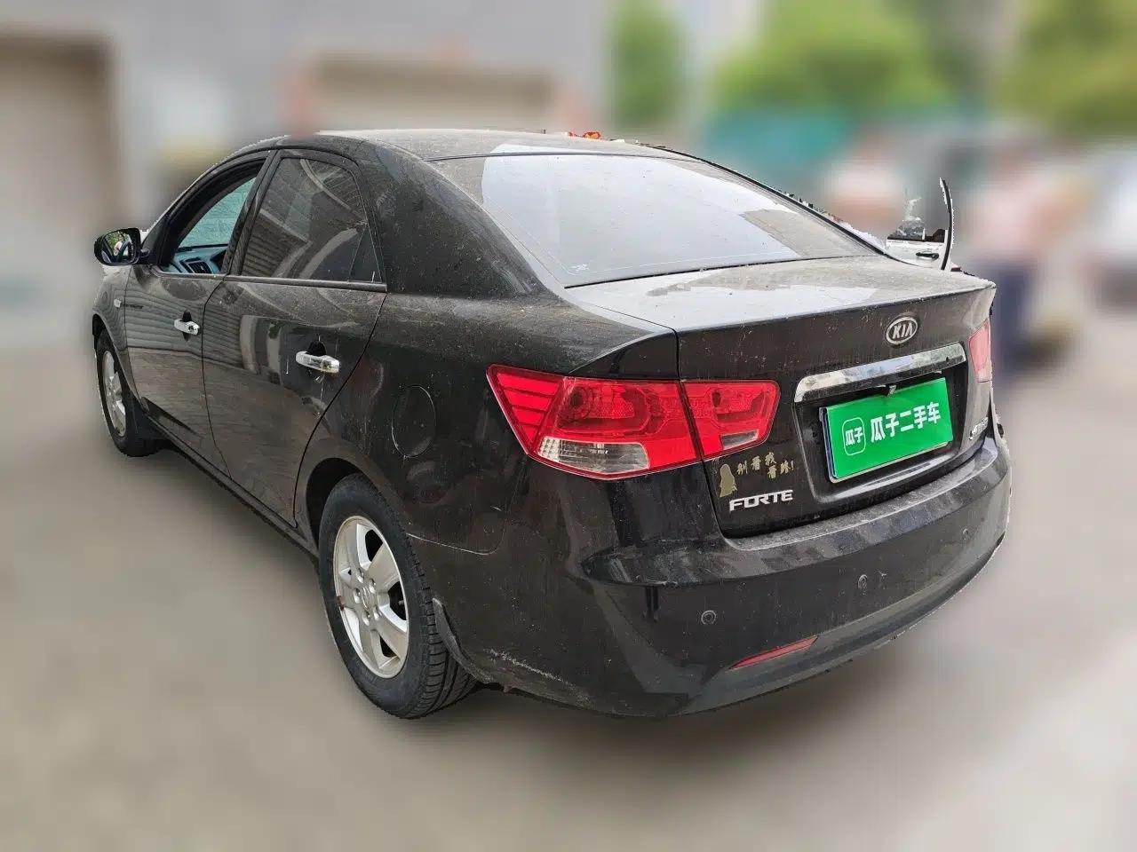 Kia Forte 2011 1.6L MT GL — миниатюра 4