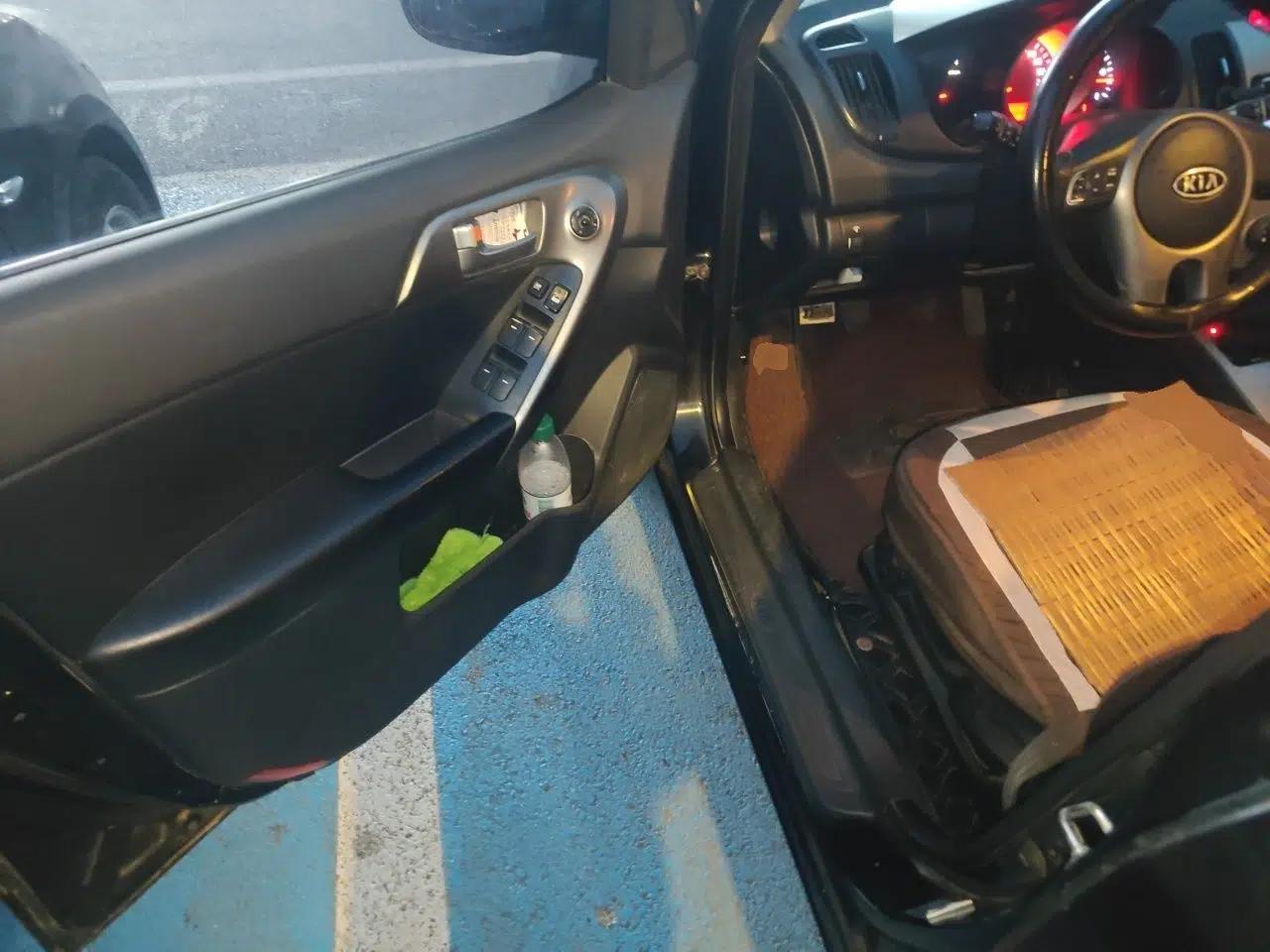 Kia Forte 2011 1.6L MT GLS — миниатюра 17