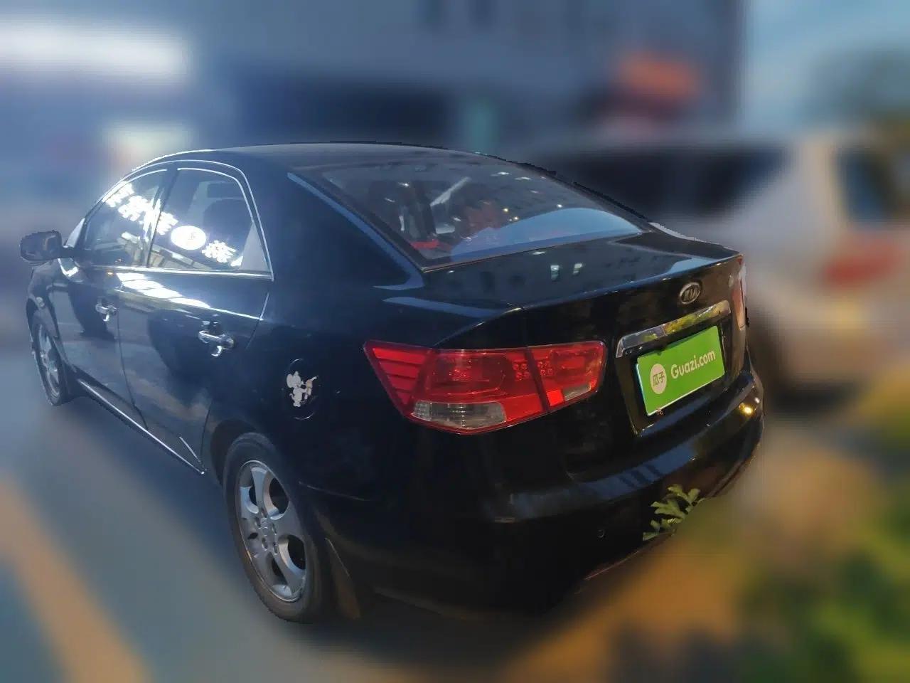Kia Forte 2011 1.6L MT GLS — миниатюра 4