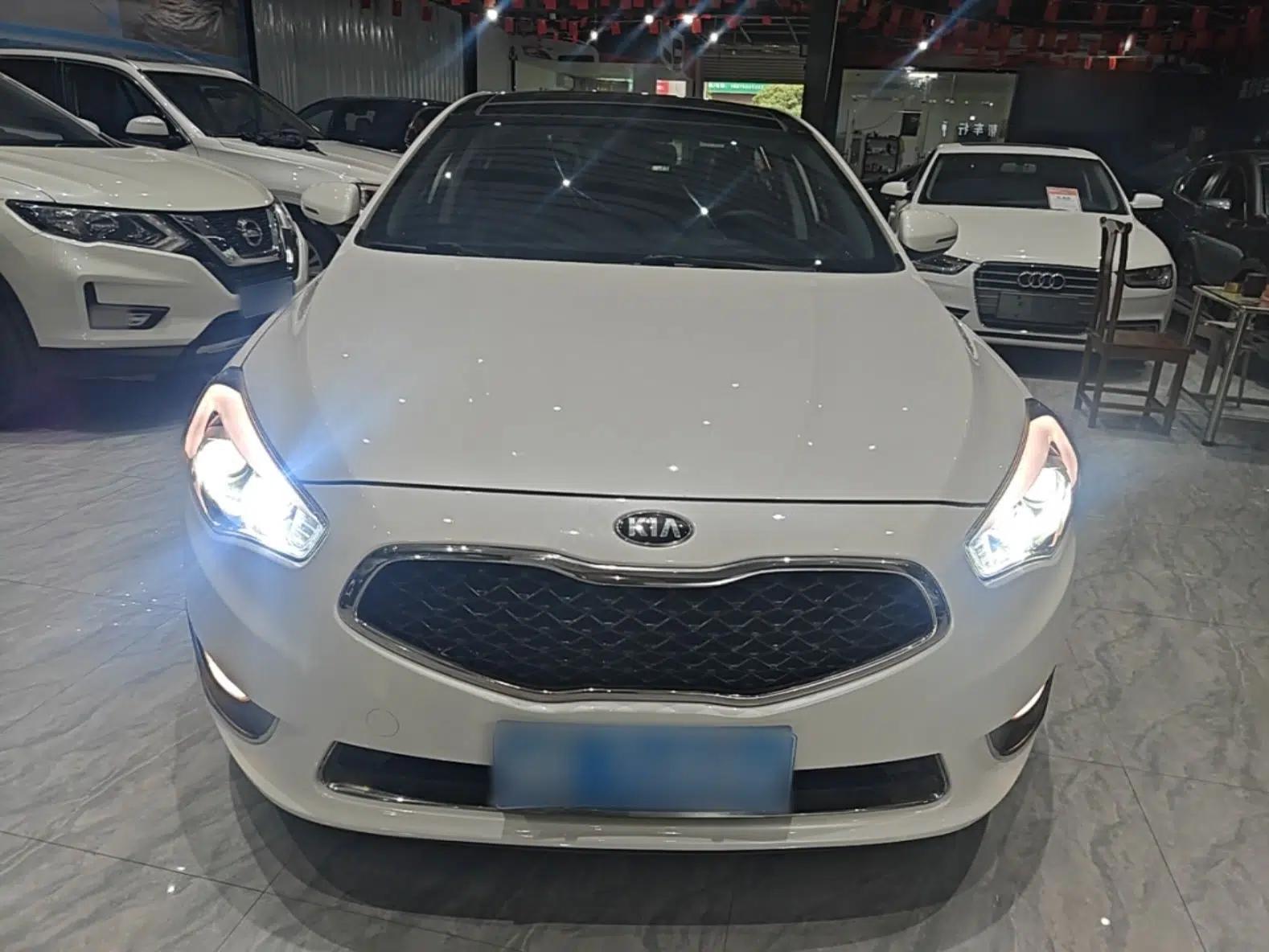 Kia Cadenza 2013 2.4L Business Sunroof Version China IV Standard — миниатюра 2