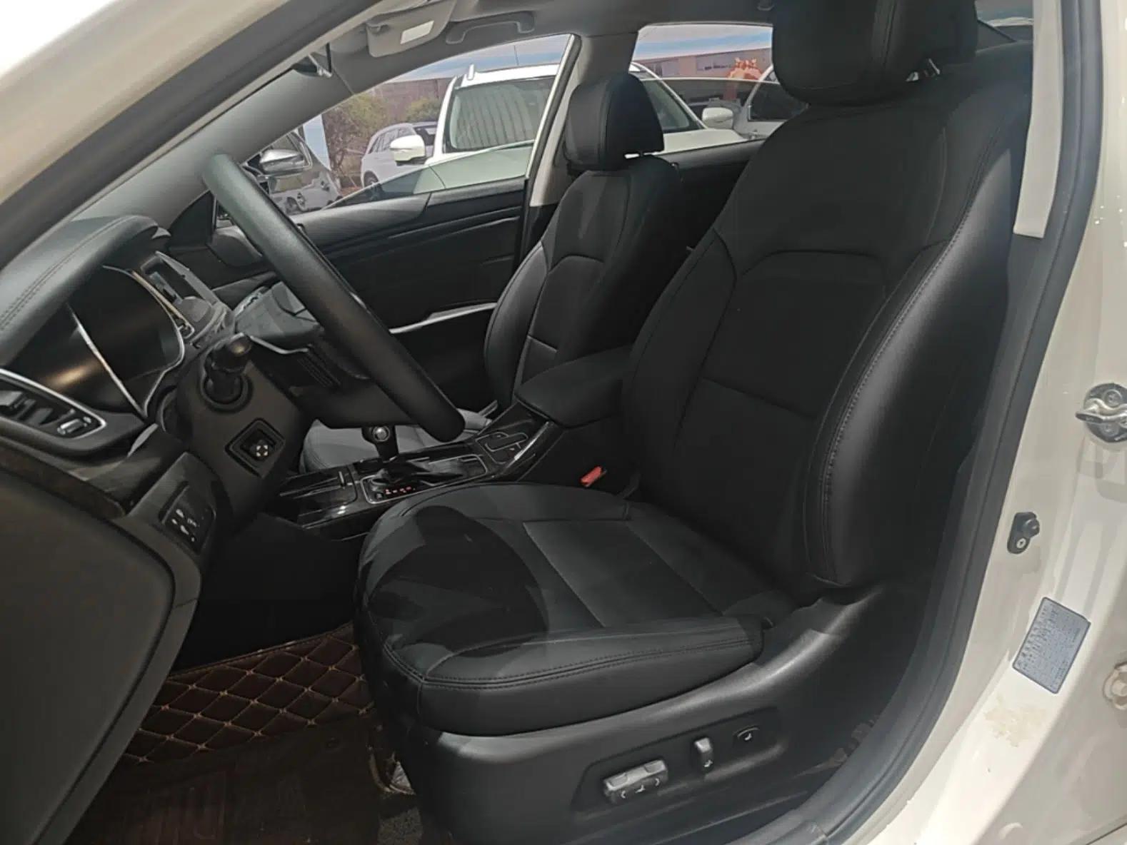 Kia Cadenza 2013 2.4L Business Sunroof Version China IV Standard — миниатюра 18