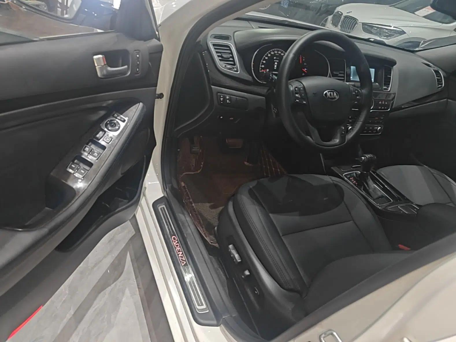 Kia Cadenza 2013 2.4L Business Sunroof Version China IV Standard — миниатюра 19
