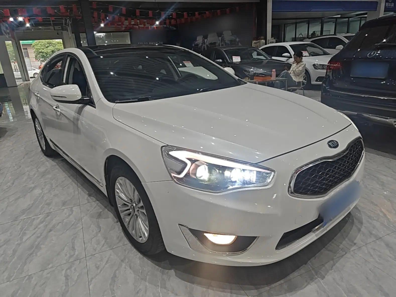 Kia Cadenza 2013 2.4L Business Sunroof Version China IV Standard — миниатюра 3