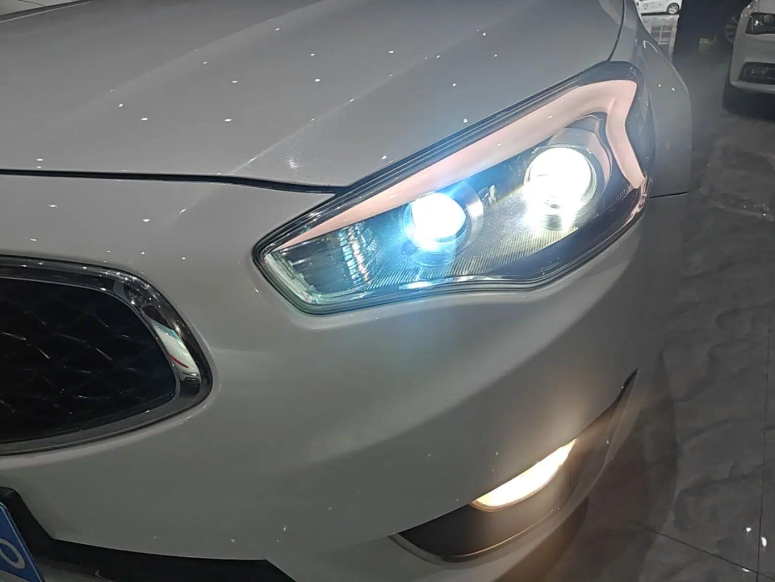 Kia Cadenza 2013 2.4L Business Sunroof Version China IV Standard — миниатюра 9