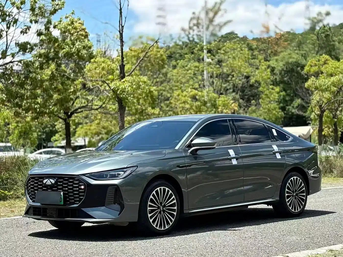 Fengyun A8L 2025 1.5TGDI 145km Luxury Edition — миниатюра 1