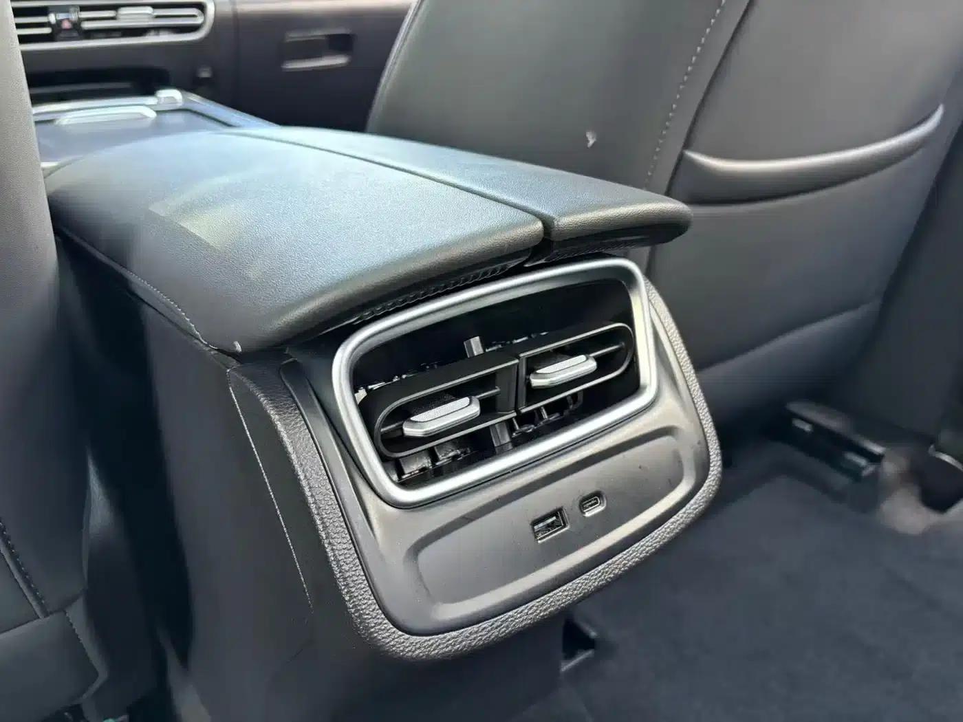 Fengyun A8L 2025 1.5TGDI 145km Luxury Edition — миниатюра 11