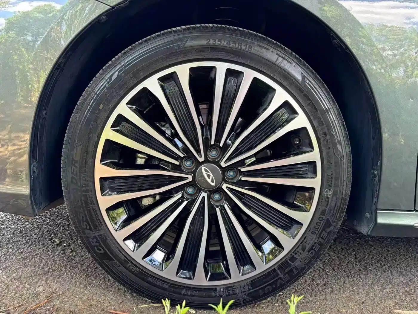 Fengyun A8L 2025 1.5TGDI 145km Luxury Edition — миниатюра 24