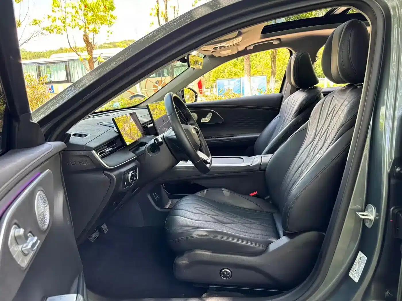 Fengyun A8L 2025 1.5TGDI 145km Luxury Edition — миниатюра 7
