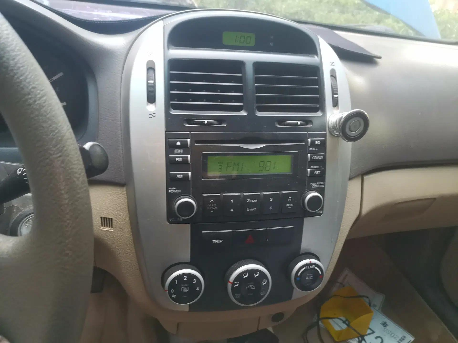 Kia Cerato 2010 1.6L MT GL — миниатюра 14