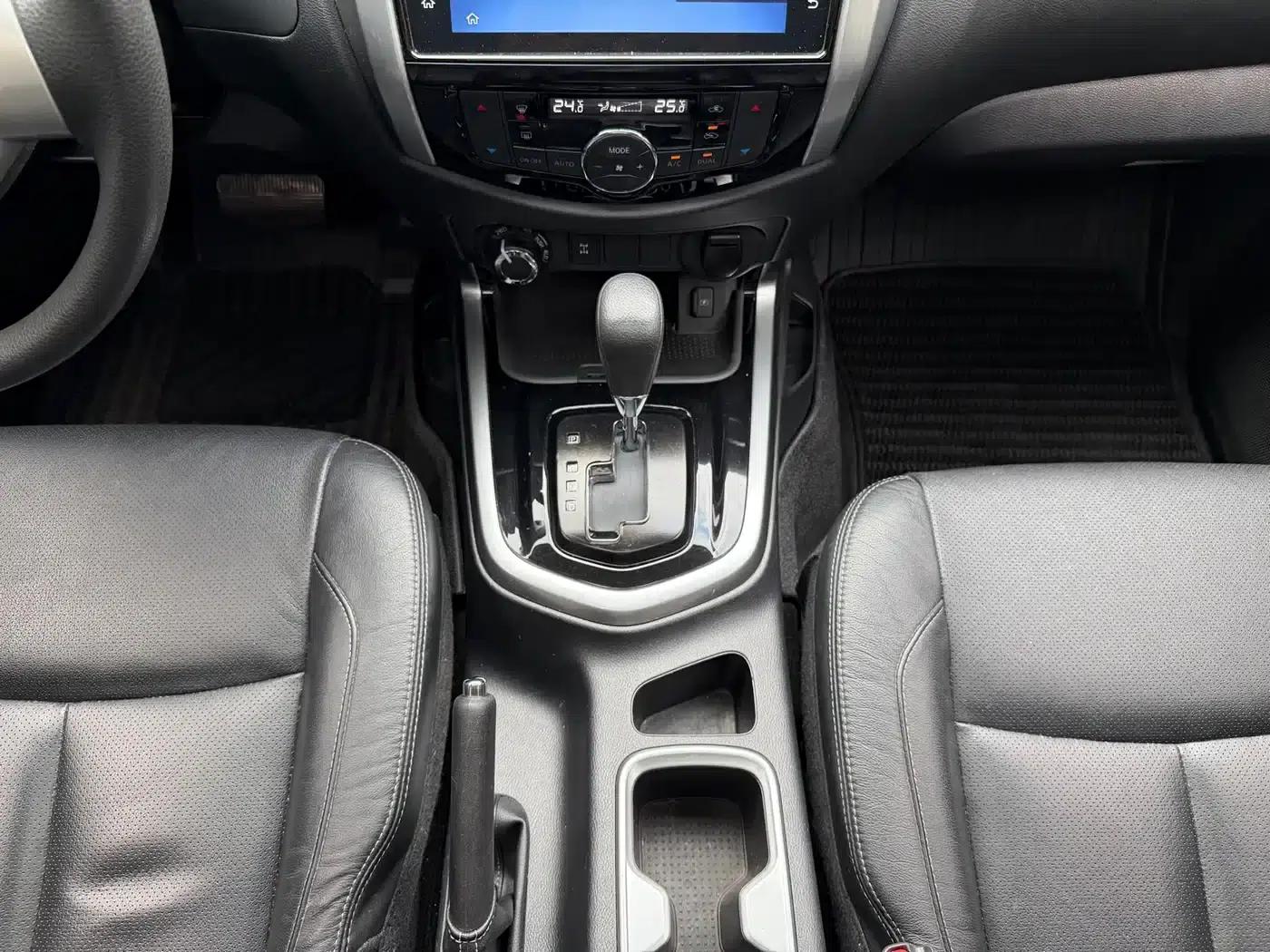 Terra 2020 2.5L XL Upper 4WD Automatic Four-Wheel Drive Luxury Edition — миниатюра 12