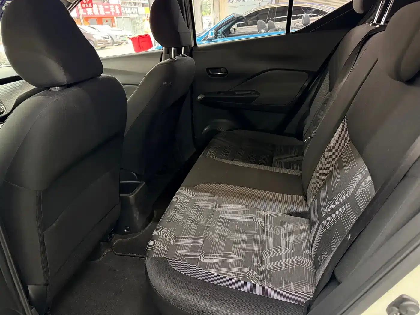 Nissan Kicks 2017 1.5L CVT Cool Edition — миниатюра 13