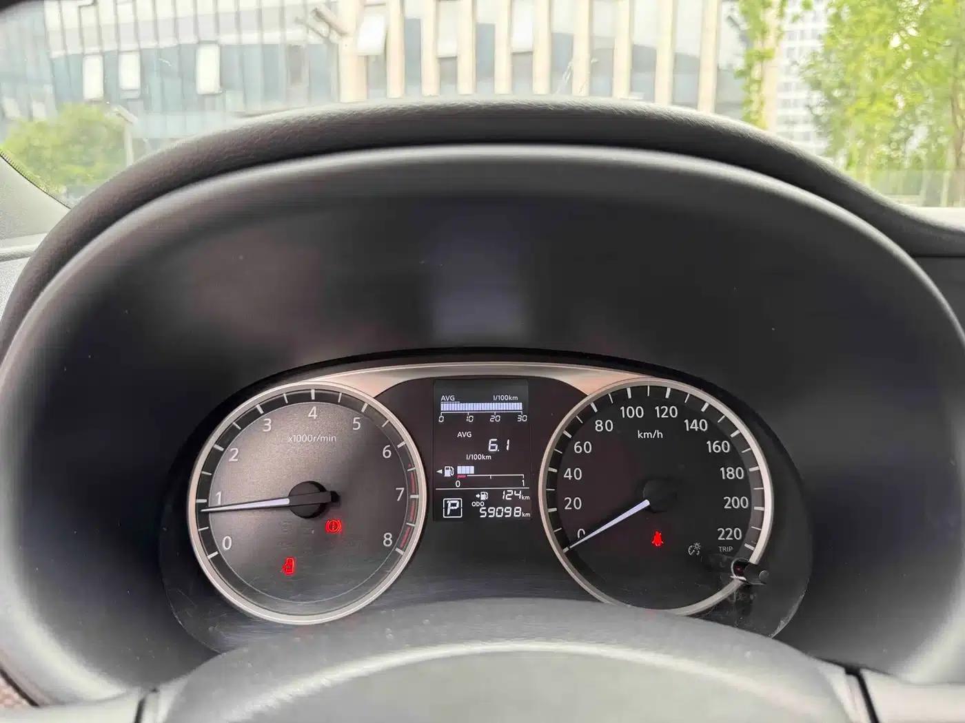 Nissan Kicks 2017 1.5L CVT Cool Edition — миниатюра 6