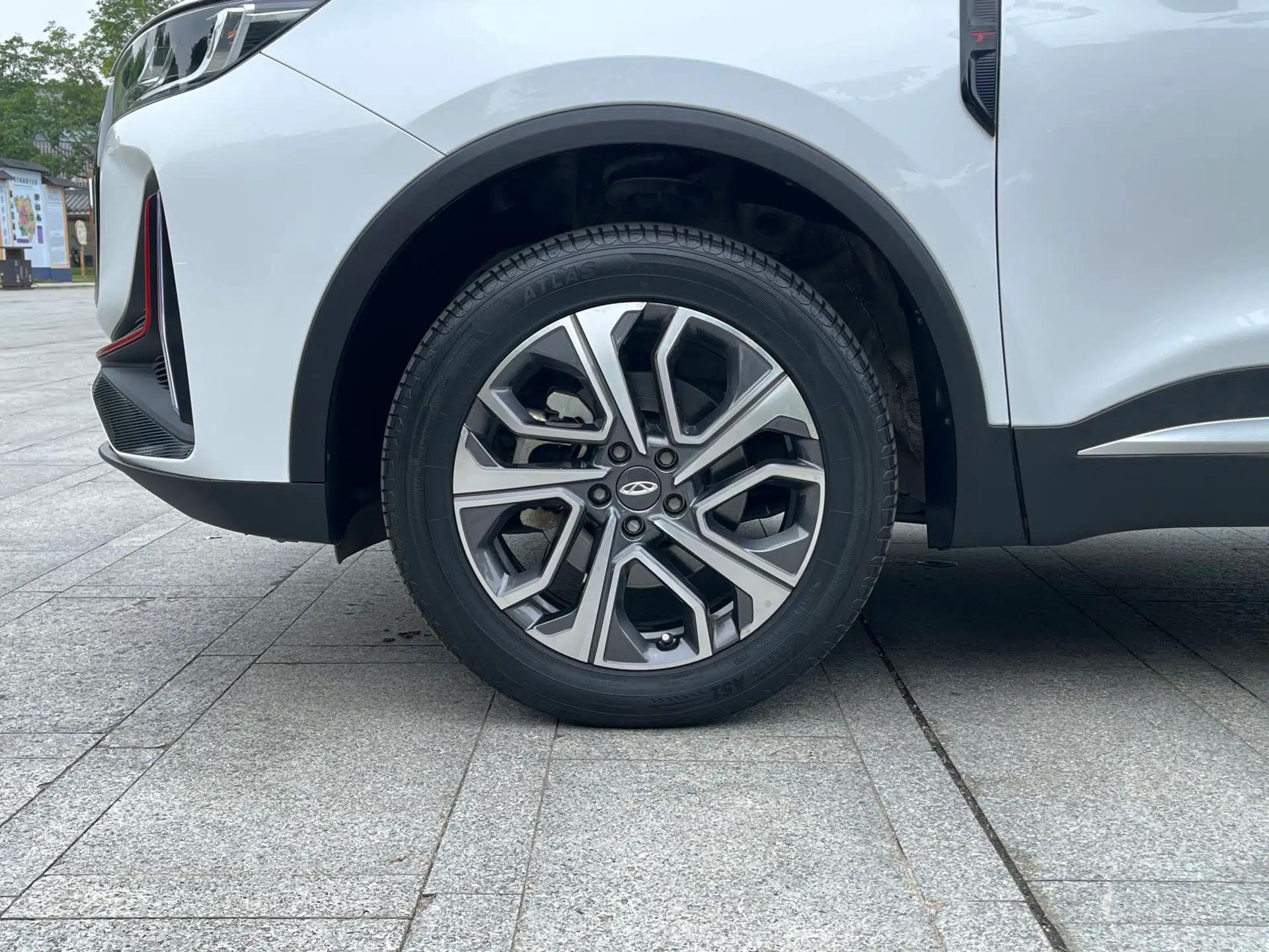 Chery Tiggo 7 PLUS 2023 1.6 TGDI DCT Luxury Model — миниатюра 11