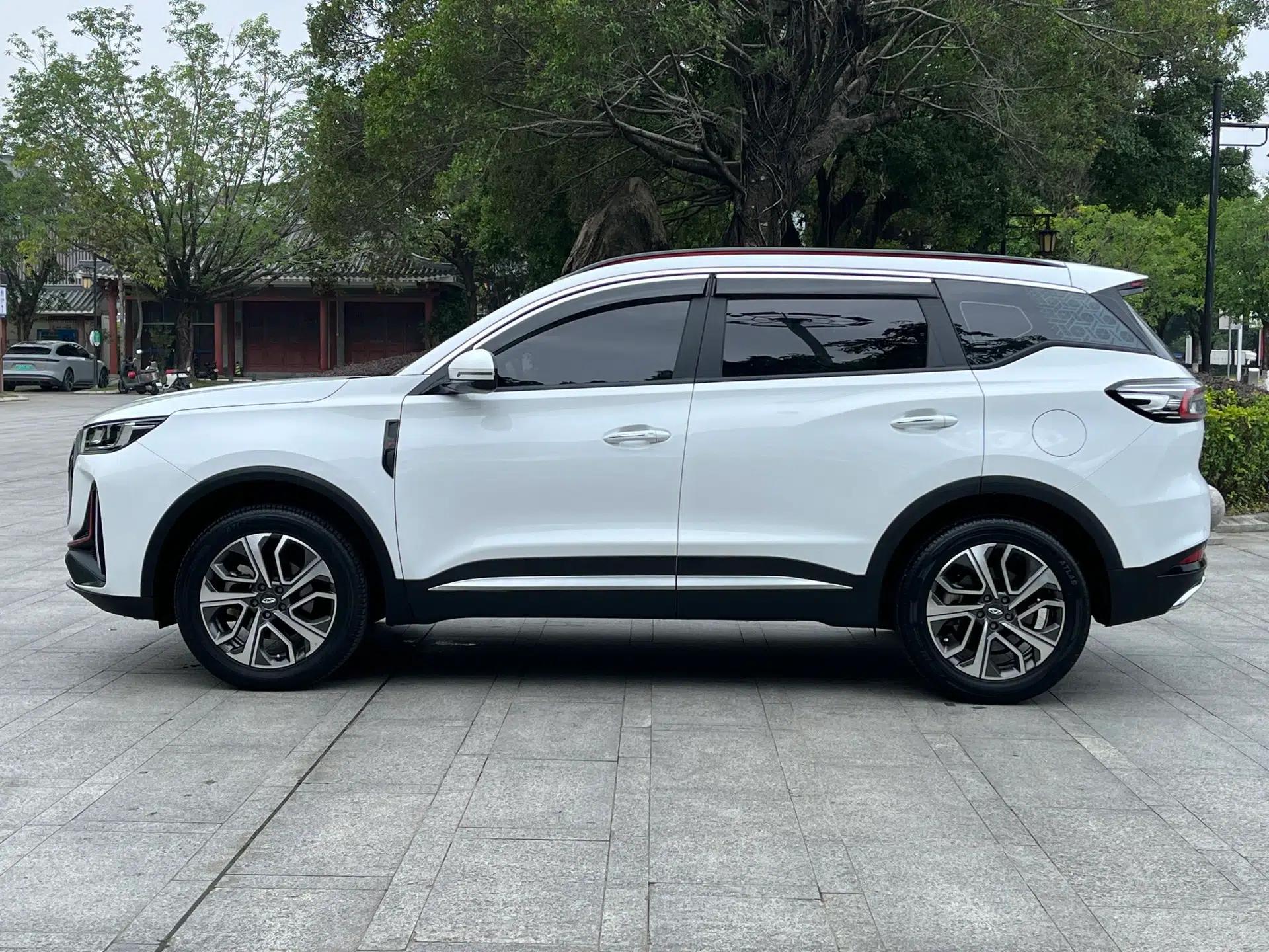 Chery Tiggo 7 PLUS 2023 1.6 TGDI DCT Luxury Model — миниатюра 8
