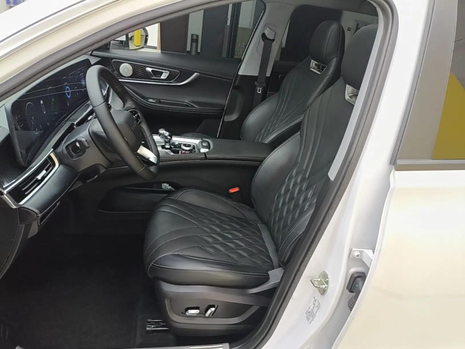 Chery Tiggo 7 PLUS 2023 Champion Edition 1.5TGDI DCT Prestige Model — миниатюра 18