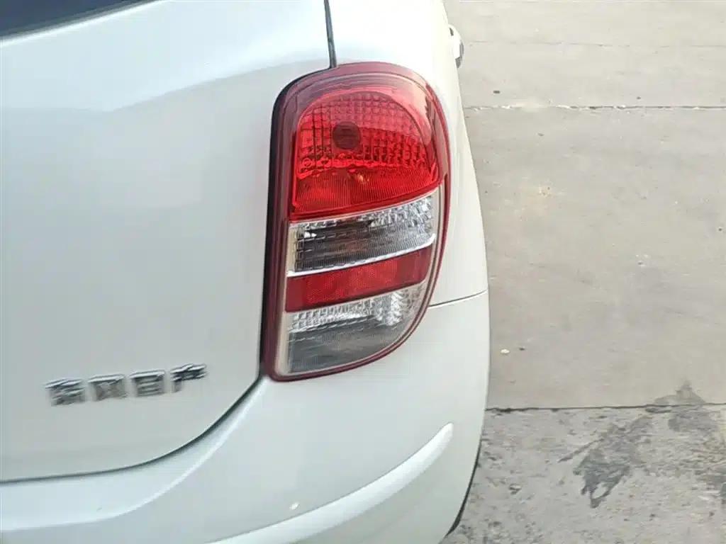 March 2010 1.5L Manual Easy-to-Display Edition — миниатюра 8