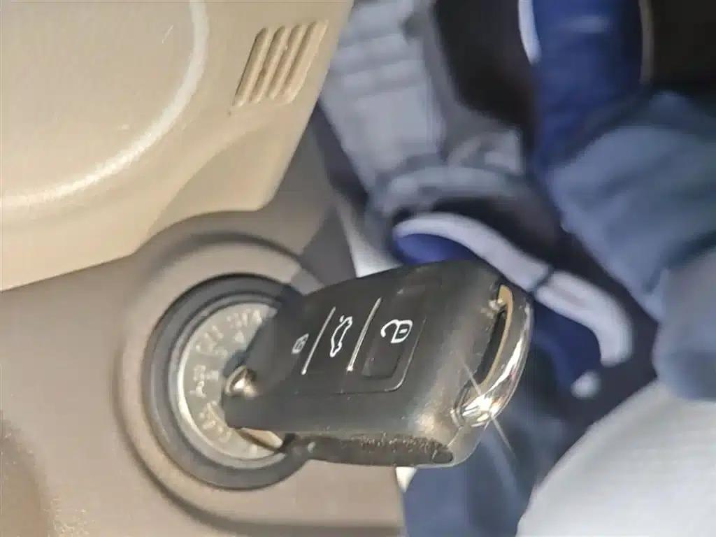 March 2010 1.5L Manual Easy-to-Display Edition — миниатюра 9