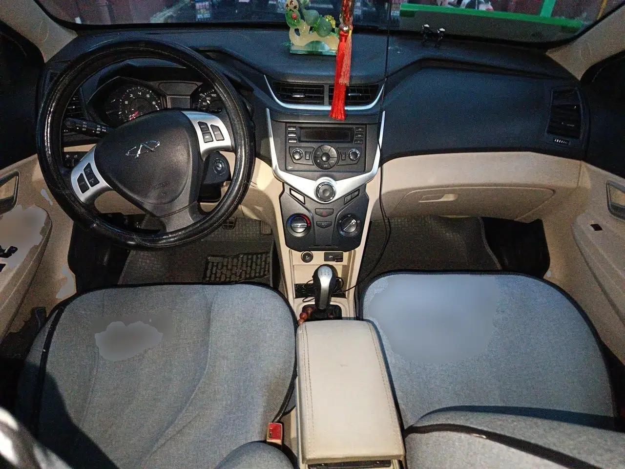 Chery Fengyun 2 2013 Hatchback 1.5L Manual Ruiyi Edition — миниатюра 10