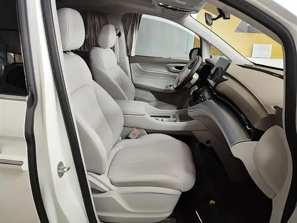 Roewe iMAX8 New Energy 2025 1.5T DMH Luxury Edition — миниатюра 25