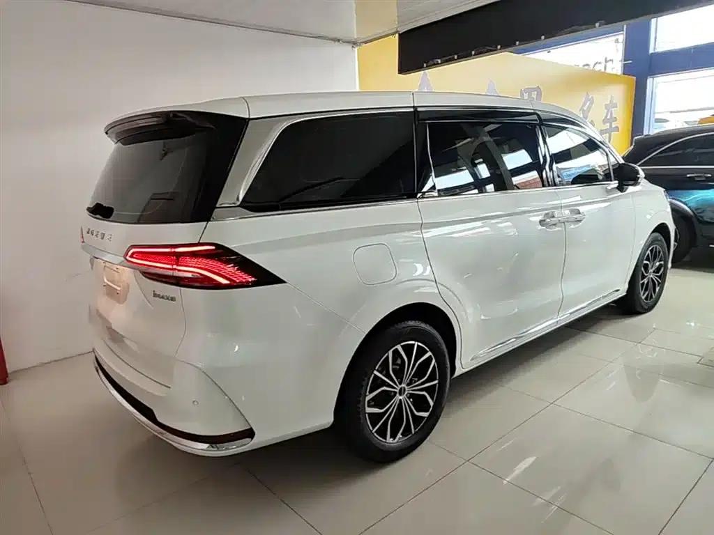 Roewe iMAX8 New Energy 2025 1.5T DMH Luxury Edition — миниатюра 7