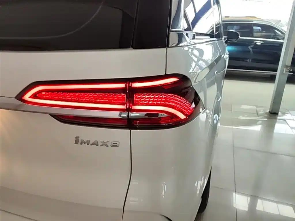 Roewe iMAX8 New Energy 2025 1.5T DMH Luxury Edition — миниатюра 8