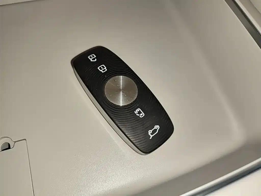Roewe iMAX8 New Energy 2025 1.5T DMH Luxury Edition — миниатюра 9
